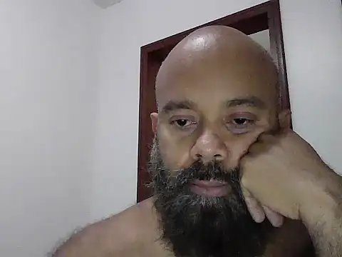 Snapshot of naughtybearbr chatting on 11, 11, 2025 naughtybearbr online show from 11, 11, 2025