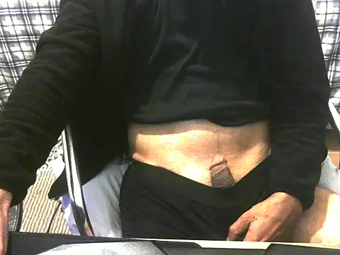 Snapshot of ellsaBunny chatting on 18, 11, 2025 ellsaBunny online show from 18, 11, 2025