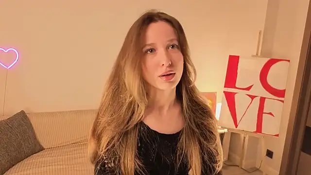 Snapshot of eirakiliana chatting on 10, 11, 2025 eirakiliana online show from 10, 11, 2025