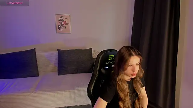 Snapshot of eirakiliana chatting on 19, 11, 2025 eirakiliana online show from 19, 11, 2025