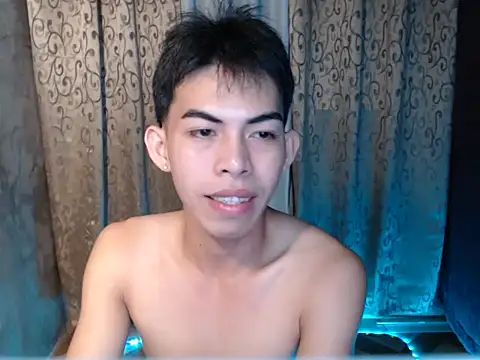 Snapshot of Urhotsilverboy chatting on 27, 11, 2025 Urhotsilverboy online show from 27, 11, 2025