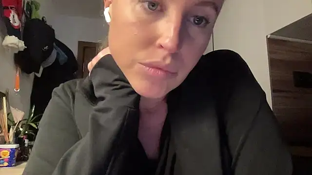 Snapshot of Ameli8 chatting on 14, 12, 2025 Ameli8 online show from 14, 12, 2025