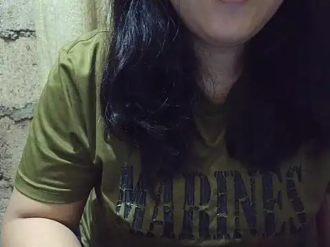 Snapshot of fluffy_raa chatting on 1, 12, 2025 fluffy raa online show from 1, 12, 2025