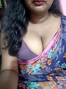 Snapshot of Keerthee_ chatting on 8, 11, 2025 Keerthee online show from 8, 11, 2025