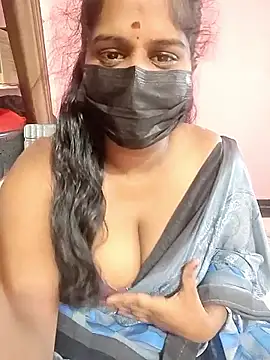 Snapshot of Keerthee_ chatting on 9, 11, 2025 Keerthee online show from 9, 11, 2025