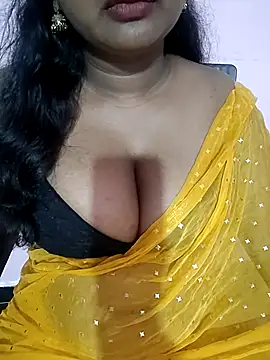 Snapshot of Keerthee_ chatting on 9, 11, 2025 Keerthee online show from 9, 11, 2025