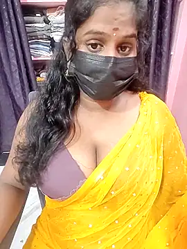 Snapshot of Keerthee_ chatting on 10, 11, 2025 Keerthee online show from 10, 11, 2025