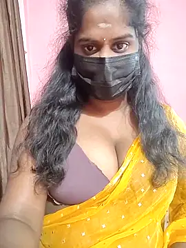 Snapshot of Keerthee_ chatting on 11, 11, 2025 Keerthee online show from 11, 11, 2025