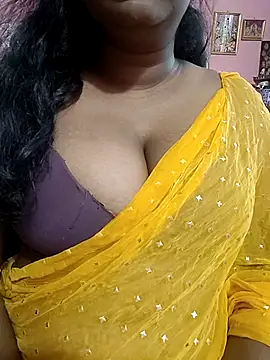 Snapshot of Keerthee_ chatting on 13, 11, 2025 Keerthee online show from 13, 11, 2025