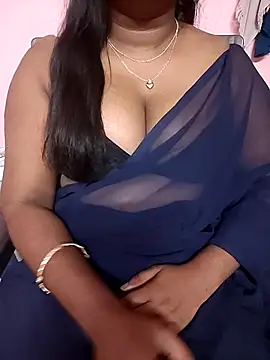 Snapshot of Keerthee_ chatting on 2, 12, 2025 Keerthee online show from 2, 12, 2025