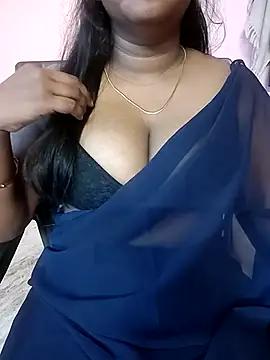 Snapshot of Keerthee_ chatting on 4, 12, 2025 Keerthee online show from 4, 12, 2025