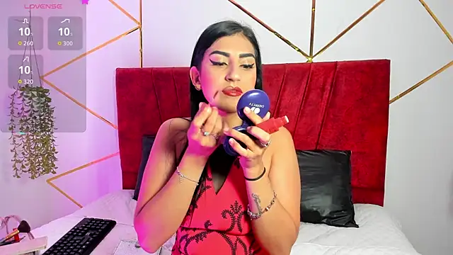 Snapshot of Paris_Evans_ chatting on 19, 11, 2025 Paris Evans online show from 19, 11, 2025