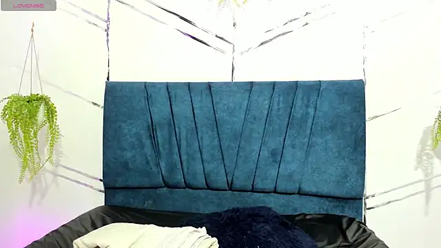 Snapshot of Paris_Evans_ chatting on 12, 1, 2026 Paris Evans online show from 12, 1, 2026