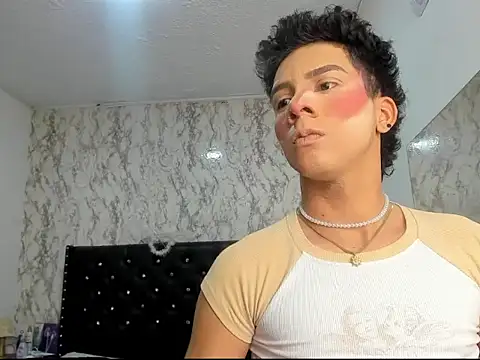 Snapshot of Lovers_Spicy chatting on 22, 11, 2025 Lovers Spicy online show from 22, 11, 2025