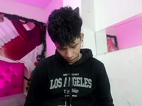 Snapshot of Lovers_Spicy chatting on 18, 12, 2025 Lovers Spicy online show from 18, 12, 2025