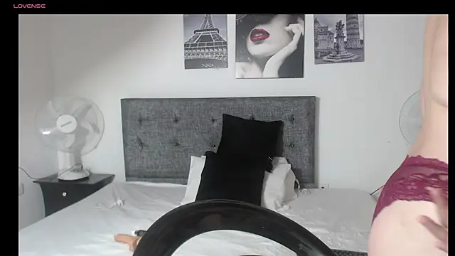 Snapshot of SweetSurrender69 chatting on 9, 11, 2025 SweetSurrender69 online show from 9, 11, 2025