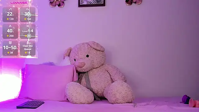 Snapshot of Nyra_lux16 chatting on 2, 12, 2025 Nyra lux16 online show from 2, 12, 2025