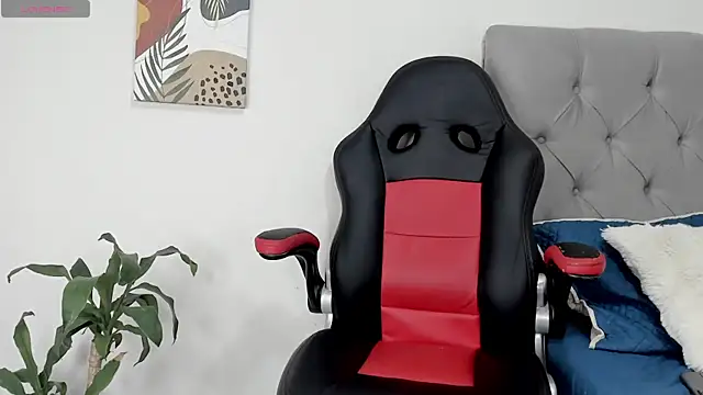 Nyra lux16 online show from 14, 2, 2026