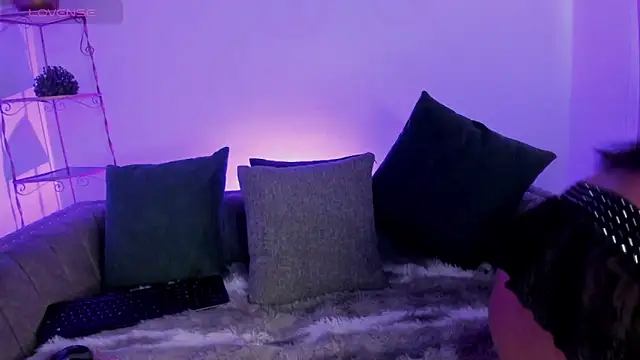 Niina26 online show from 15, 4, 2026