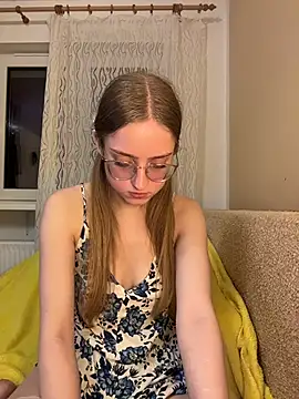 EveLunny online show from 7, 1, 2026