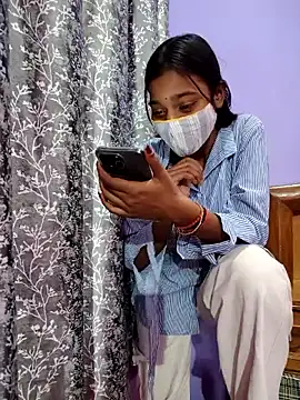 Snapshot of Student12th chatting on 13, 11, 2025 Student12th online show from 13, 11, 2025