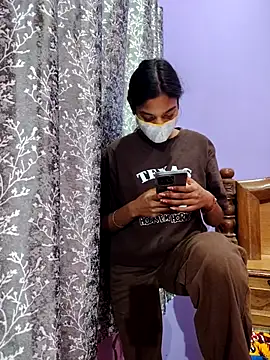 Snapshot of Student12th chatting on 24, 11, 2025 Student12th online show from 24, 11, 2025