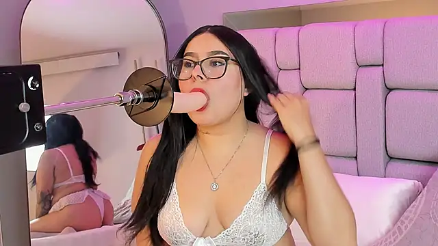 Snapshot of Amy_whittee chatting on 3, 12, 2025 Amy whittee online show from 3, 12, 2025