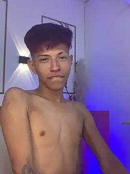 Snapshot of Tessachains_2_ chatting on 12, 11, 2025 Tessachains 2 online show from 12, 11, 2025