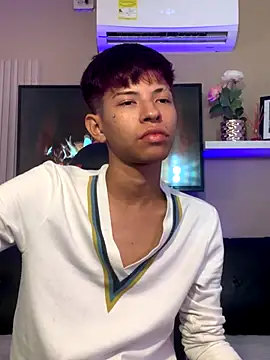 Snapshot of Tessachains_2_ chatting on 15, 11, 2025 Tessachains 2 online show from 15, 11, 2025