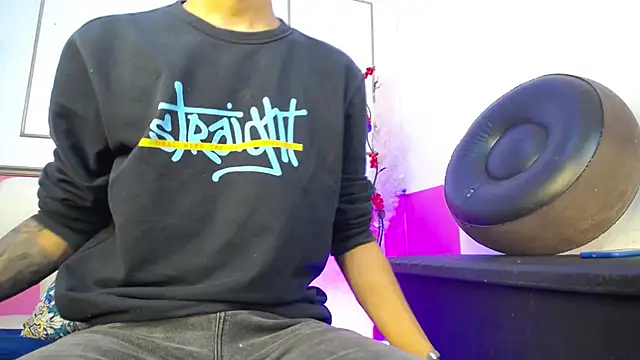 Snapshot of Tessachains_2_ chatting on 24, 11, 2025 Tessachains 2 online show from 24, 11, 2025