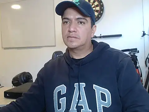 Snapshot of yayo_33 chatting on 6, 11, 2025 yayo 33 online show from 6, 11, 2025