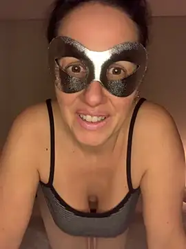 massagistahotbrunette online show from 15, 3, 2026