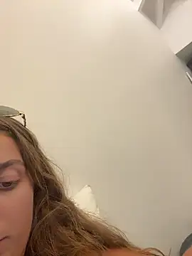 Snapshot of lounaaxangel chatting on 7, 11, 2025 lounaaxangel online show from 7, 11, 2025