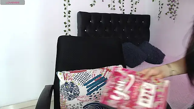 Snapshot of Gaby_Jhonson chatting on 10, 11, 2025 Gaby Jhonson online show from 10, 11, 2025