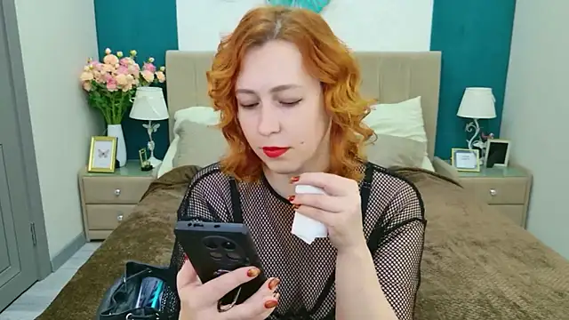 Evie Berret online show from 13, 11, 2025