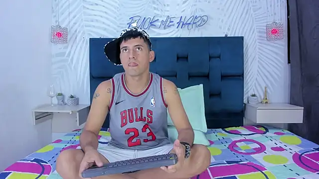 KEVIN MCKINLEY online show from 7, 11, 2025