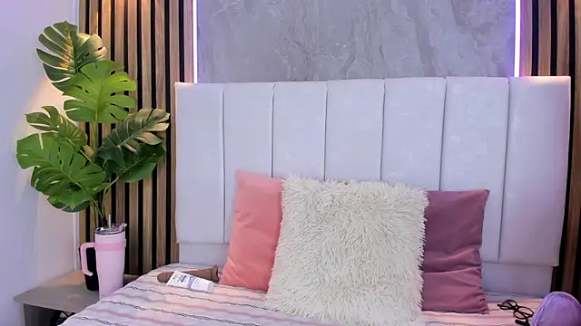 Snapshot of Carlotta_de_velour chatting on 16, 12, 2025 Carlotta de velour online show from 16, 12, 2025