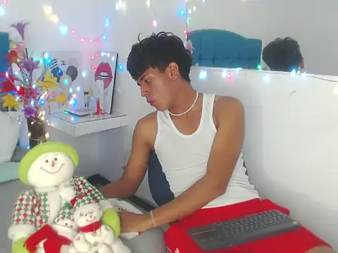 Snapshot of Valentino_Lane chatting on 2, 12, 2025 Valentino Lane online show from 2, 12, 2025