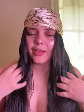 Snapshot of candicewest_ chatting on 16, 5, 2026 candicewest online show from 16, 5, 2026