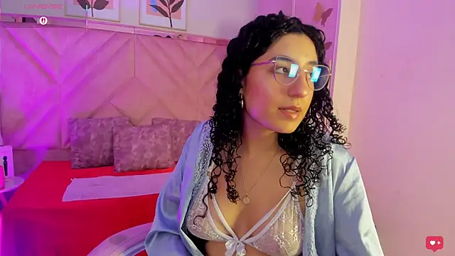 Snapshot of DemiJones_ chatting on 20, 12, 2025 DemiJones online show from 20, 12, 2025