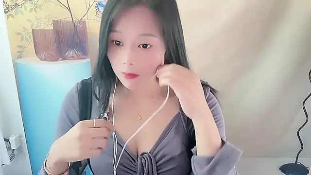 Snapshot of cici_bbyy chatting on 15, 12, 2025 cici bbyy online show from 15, 12, 2025