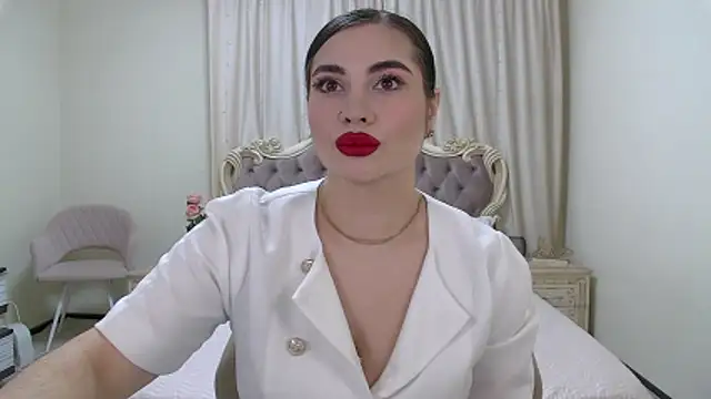 Snapshot of AdrianaTorres chatting on 28, 11, 2025 AdrianaTorres online show from 28, 11, 2025