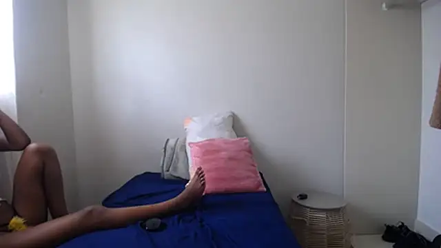 Snapshot of SexySlimMelanin chatting on 30, 11, 2025 SexySlimMelanin online show from 30, 11, 2025