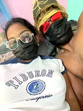 Snapshot of leenaboy@xh chatting on 13, 11, 2025 leenaboyxh online show from 13, 11, 2025