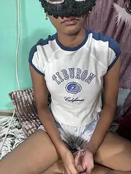 Snapshot of leenaboy@xh chatting on 19, 12, 2025 leenaboyxh online show from 19, 12, 2025