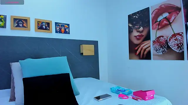 Andhrea Vale online show from 15, 4, 2026