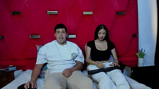 Snapshot of Emmaanddarling chatting on 6, 1, 2026 Emmaanddarling online show from 6, 1, 2026