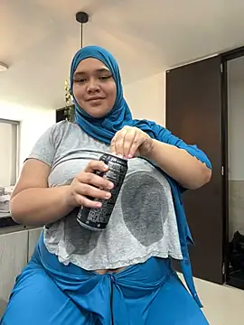 Snapshot of sweetmuslim01 chatting on 9, 2, 2025 sweetmuslim01 online show from 9, 2, 2025