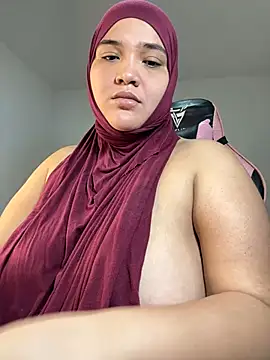 Snapshot of sweetmuslim01 chatting on 16, 2, 2025 sweetmuslim01 online show from 16, 2, 2025