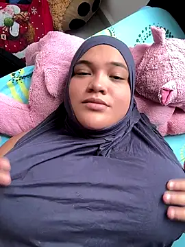 Snapshot of sweetmuslim01 chatting on 27, 9, 2025 sweetmuslim01 online show from 27, 9, 2025